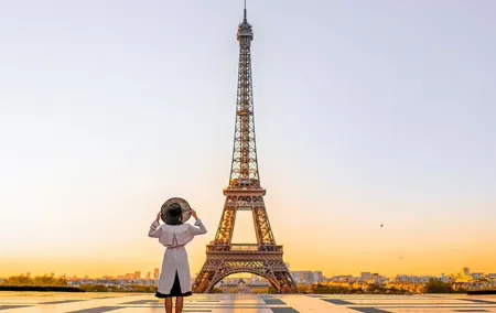 Private Eiffel Tower Tour with with River Cruise