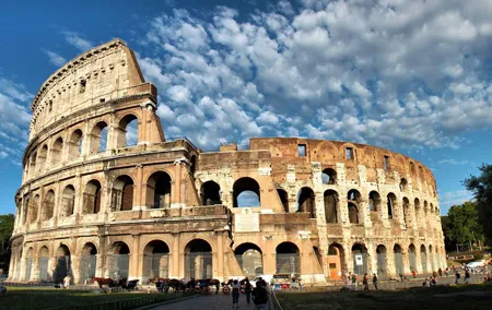 Colosseum Group Tour with Roman Forum and Palatine