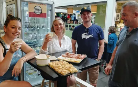 Testaccio Quarter Market and Pyramid Food and Sightseeing Tour