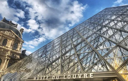 Scandals: Louvre (Semi-Private) With Reserved Entrance Time