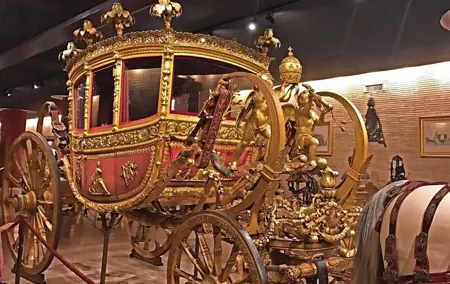 Kid-Friendly Vatican Tour with Carriage Pavilion & Fast Access by Alessandra