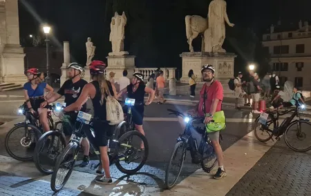 Guided Night Tour by E-bike with Typical Gelato in Rome