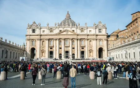 Saint Peter's Basilica Private Tour with privileged access