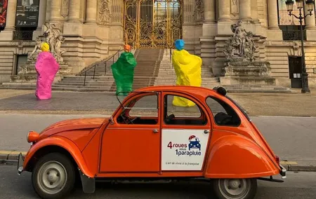 Private tour Paris 3 hours in vintage Citroën 2CV