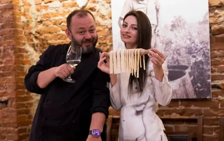 Florence: Pasta & Tiramisu Cooking Class with Unlimited Wine