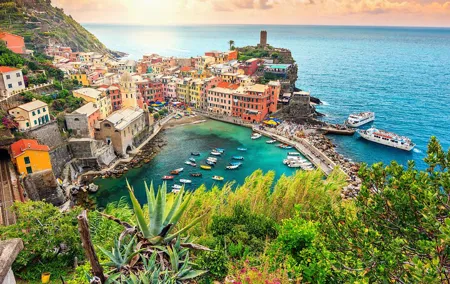 Cinque Terre Small Group or Private Day Tour from Florence