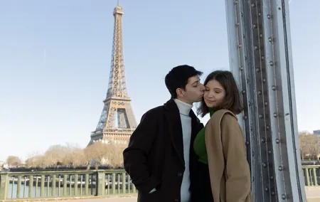Eiffel and La Seine Photo Shoot - Paris Photographer