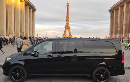 PARIS city tour in a luxury VIP minivan