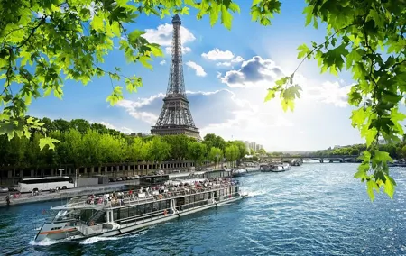 Paris in 60 Minutes Seine River Cruise