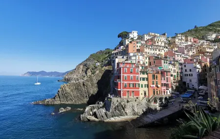 Small Group Day Tour in Cinque Terre and Pisa From Florence