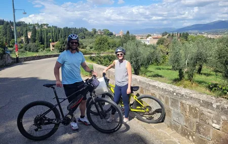 E-bike 2.5 hour Florence & Tuscany With Fresh Olive Oil and Bread
