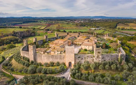 Medieval Tour in Monteriggioni and Val d'Orcia from Florence