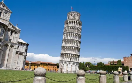 Private Tour, Pisa and Lucca Day Trip with Wine Cellar