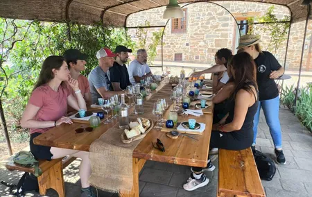 Rosso and Brunello di Montalcino Wine Tour Including Lunch and Visit to 2 Local Wineries