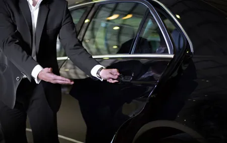 Private Transfer from Paris to Charles de Gaule Airport for 1-3 persons