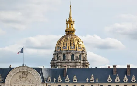 4-Hour Private Tour in Paris in a Vintage Car