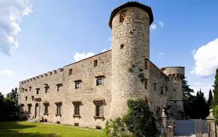 Private Tour and Wine Tasting at Castle-Wineries in Chianti from Florence