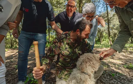 Truffle hunting with Pasta Lunch, Wine and a San Gimignano Walk