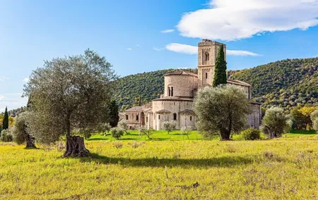 Lands of Brunello wine Pienza and Montalcino with Gourmet Lunch