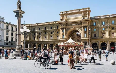 BE THE FIRST: Early Bird Florence Walking Tour & Accademia Gallery (David)