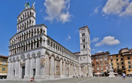 Best of Pisa, Lucca, Volterra: Small Group Tour from Florence