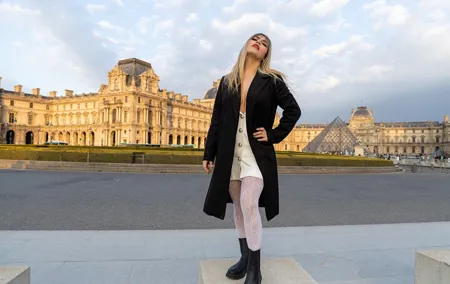 Louvre Area Photo Shoot - Paris Photographer