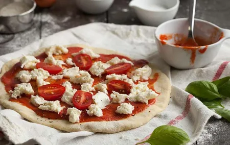 Learn how to make pizza and Gelato cooking class in Florence