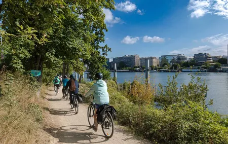 Nature electric bike ride from Paris to Versailles
