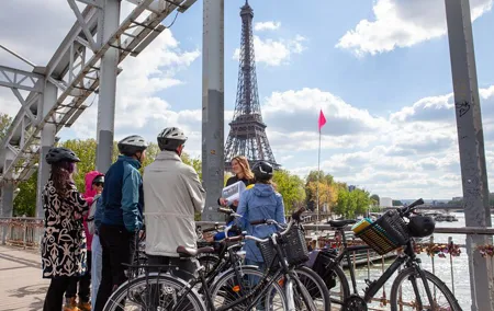 Paris Small Group Bike Tour of Iconic Sights Along the Seine