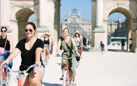 Paris Combo: Highlights Bike Tour & Seine Cruise Experience