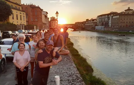 Florence Night Bike Tour with Wine and Aperitivo Picnic included