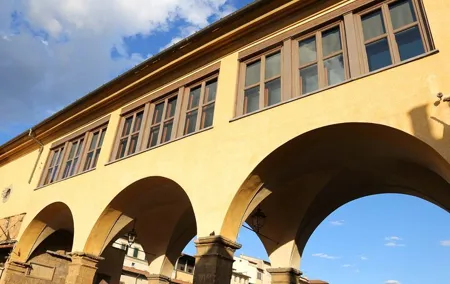 Exclusive Uffizi Gallery and Vasari Corridor Small Group Tour