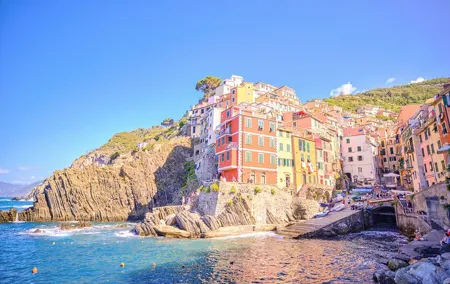 The pearls in the gulf of poets: Cinque Terre private tour