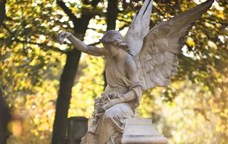 The Famous Graves of Père Lachaise - Self-Guided Audio Tour