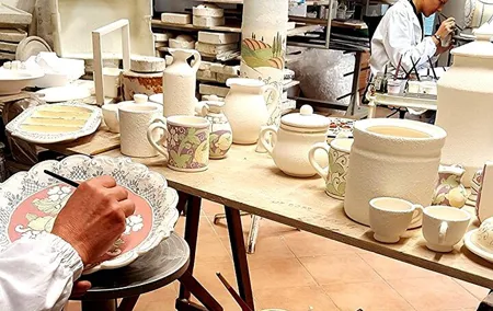 Private Tour to the Laboratory of Artistic Ceramics in Tuscany