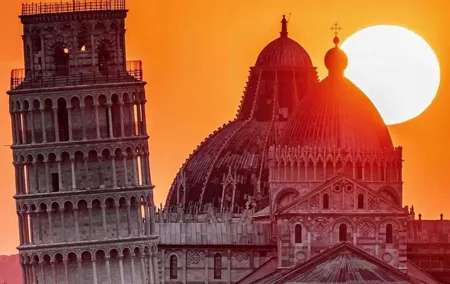 PRIVATE Full-Day Tour around Pisa and Lucca from Florence