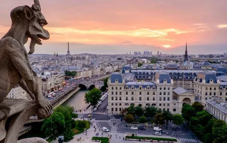 Half Day Walking Tour to Over 30 of the Top Sights of Paris