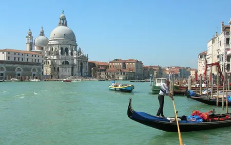 From Florence: Explore Venice on a Semi-Private Day Tour by Train