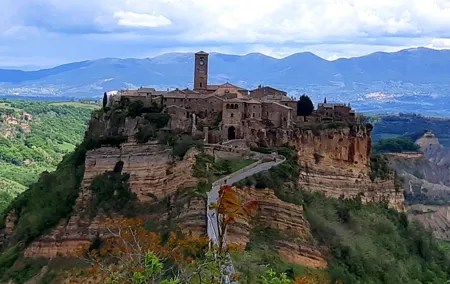 PRIVATE TRANSFER from Florence to Rome with stops in Orvieto & Civita Bagnoregio