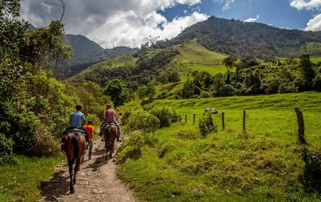 Horse ride in the Mugello (transfer from / to Florence) and Tuscan aperitif