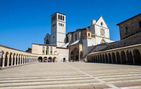 Private car trip to Assisi and Perugia from Florence FD12