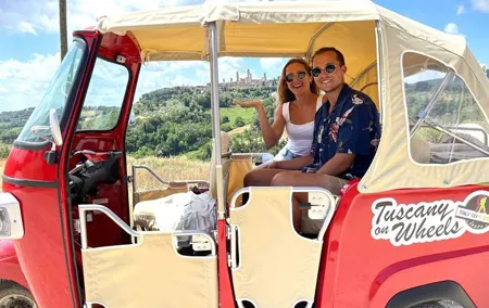 From San Gimignano: Tuscany Wine tour by Tuk Tuk with Lunch