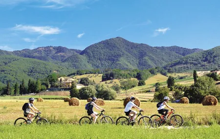 Tuscan countryside bike tour and food tasting