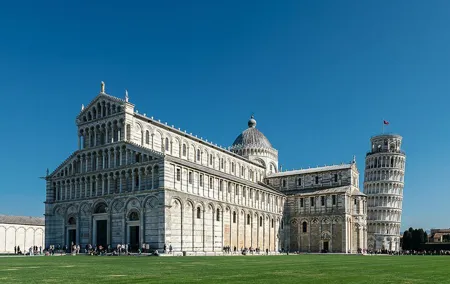 Private Tour: Lucca and Pisa with Typical Pastry Tasting