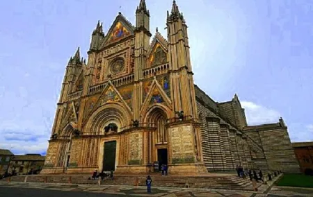 Florence to Rome luxury transfer with Assisi & Orvieto tour and light lunch