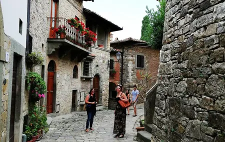 Villages of Chianti with lunch and tasting in Open Top Van