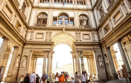 Uffizi Gallery: VIP Access Small-Group Tour with Expert Guide