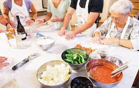 Pizza & Gelato cooking class in Florence - Small groups only