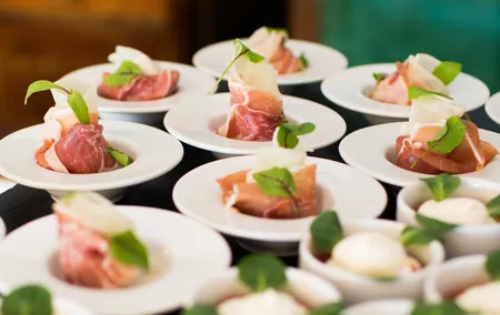 Authentic 4-Course Dinner and Wine Pairing in Florence
