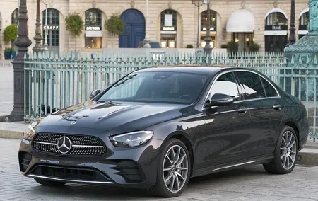 Private Transfer: Paris City to Paris Airport CDG by Business Car